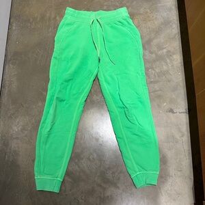 lululemon women's joggers, scream green